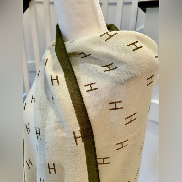3/$50 H Logo Scarf - ** 3 FOR $50 DEAL + REDUCED SHIPPING ** - Picture 6 of 7